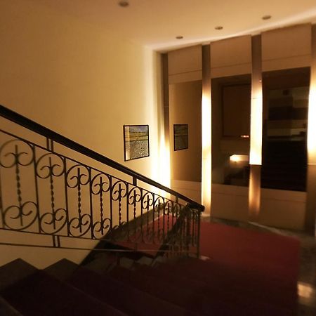 Discovery Hotel Phnom Penh Exterior photo