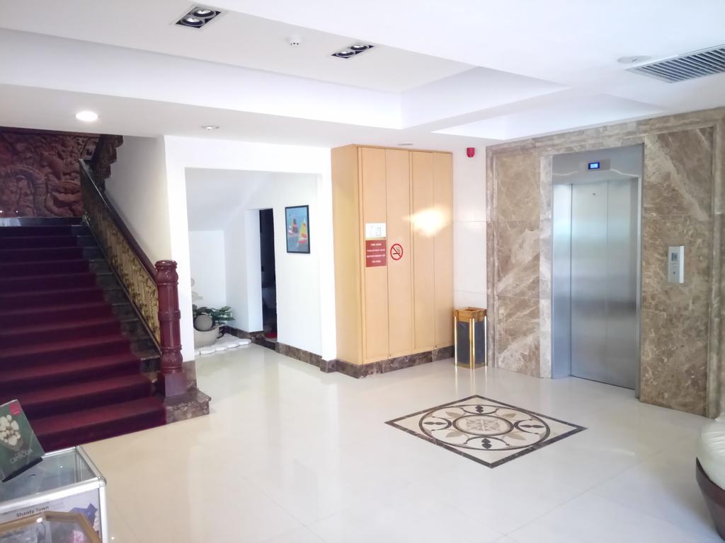 Discovery Hotel Phnom Penh Exterior photo