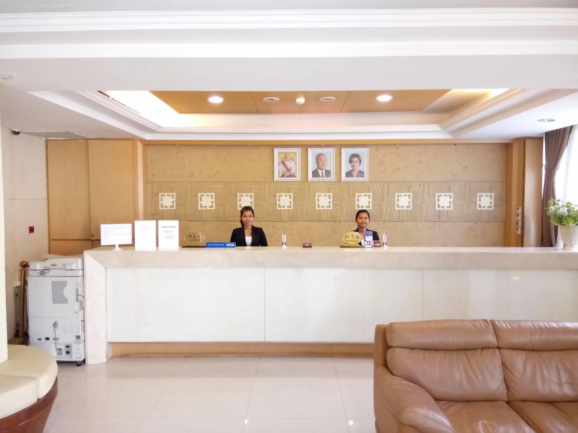 Discovery Hotel Phnom Penh Exterior photo